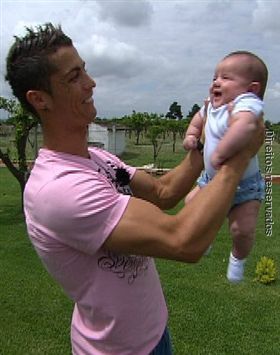 Fotoronaldo on El Hijo De Cristiano Ronaldo Jpg